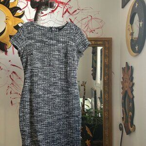 Banana Republic Black and White Mini Dress Size 6